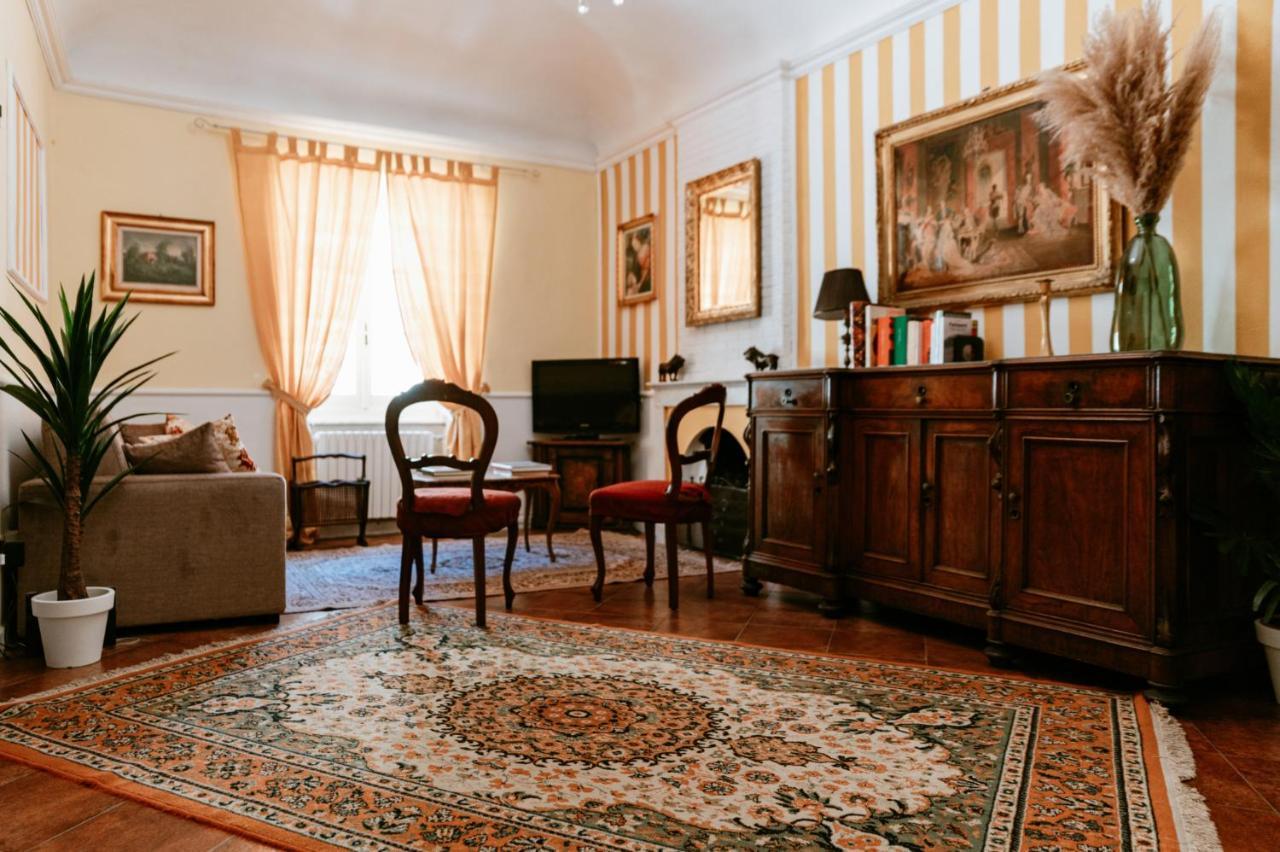 La Foresteria Di Palazzo Picedi Benettini Sarzana Exterior photo
