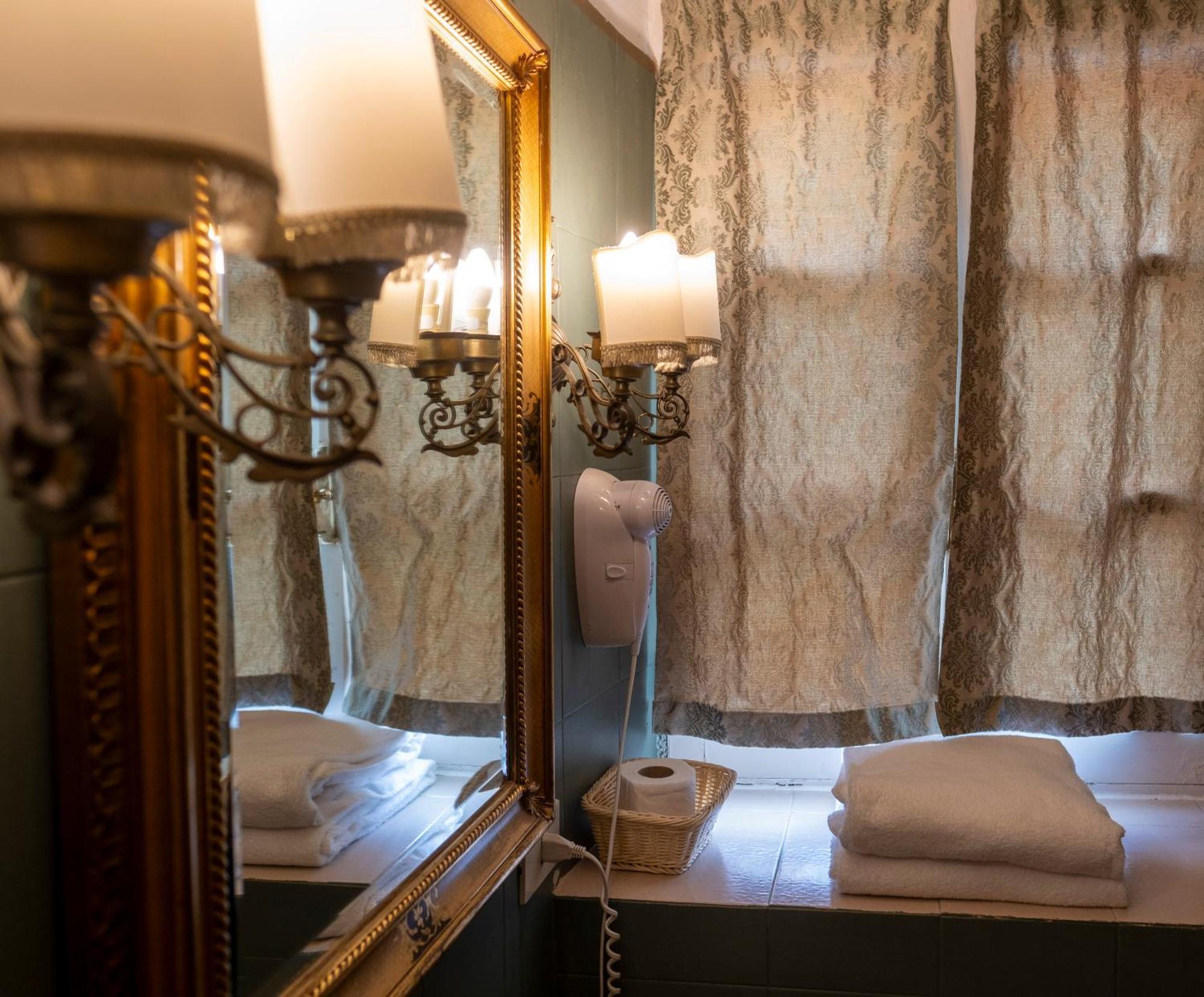 La Foresteria Di Palazzo Picedi Benettini Sarzana Room photo